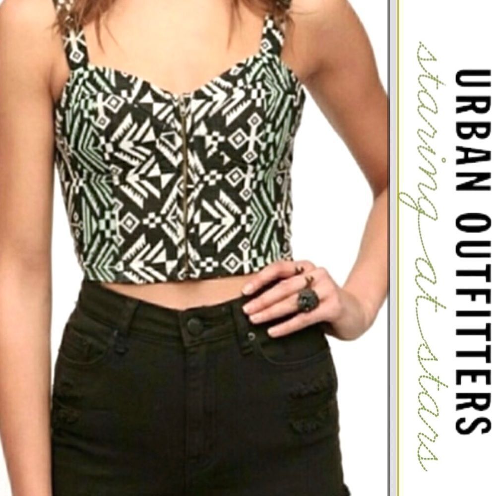 🍍3/$15🍍 Staring At Stars Front Zip Crop Top